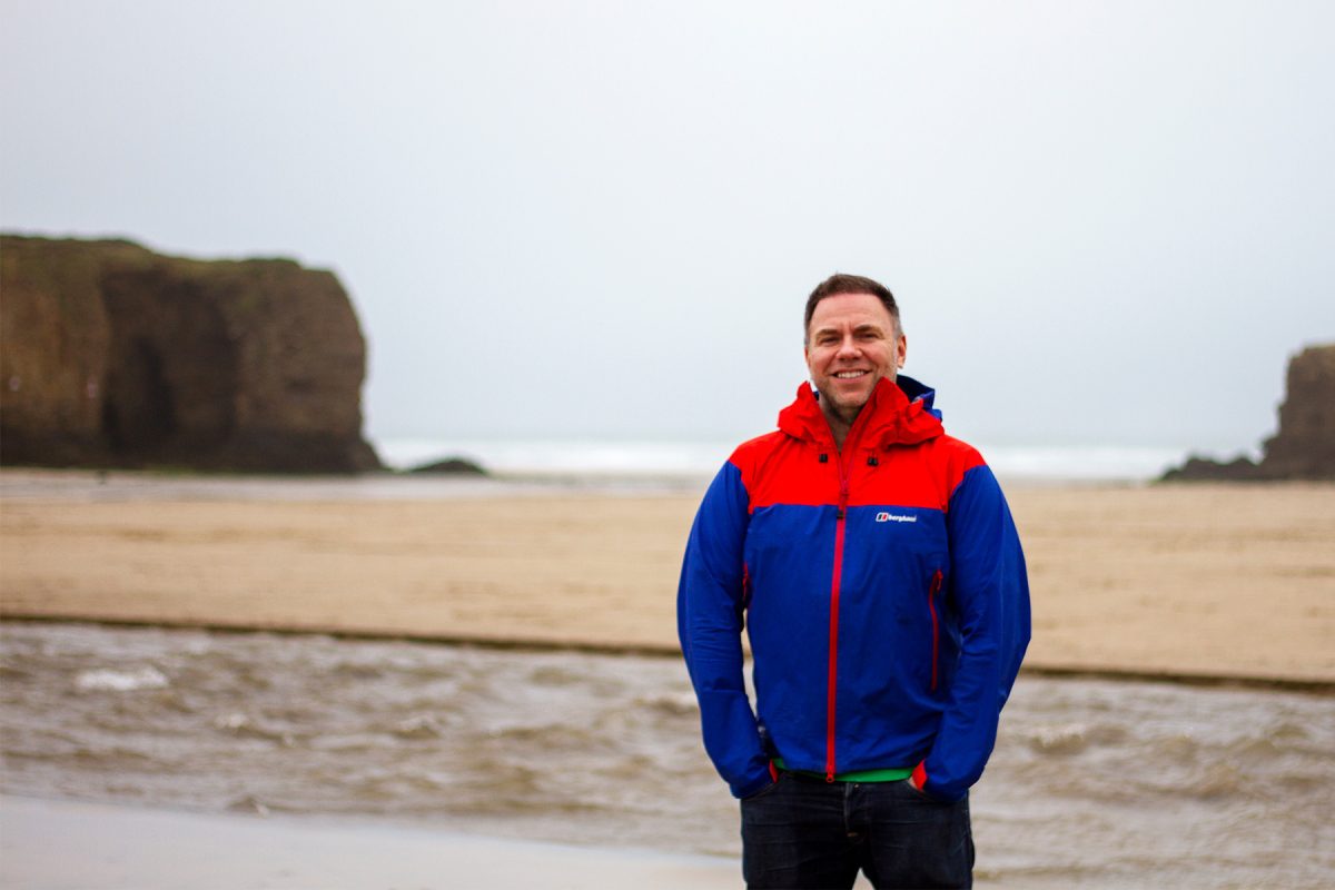 leap design founder and b corp ambassador matt hocking, on the beach in cornwall