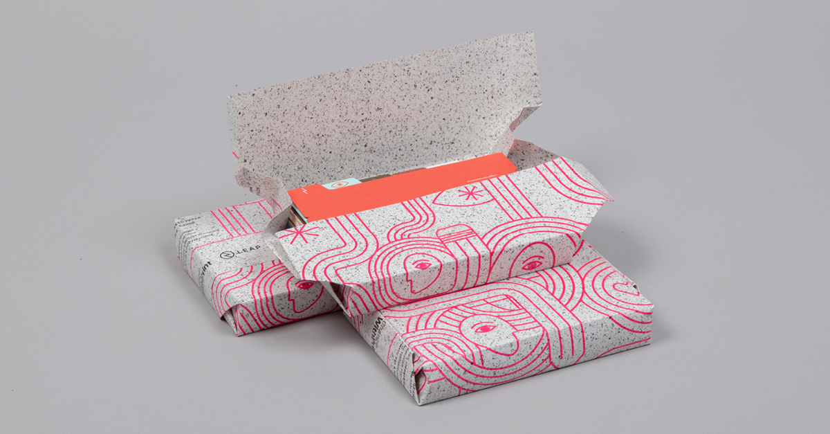 Illustration by Ioana Sabau on Notpla seaweed paper wrap for 2023 ChangeWithPrint calendar